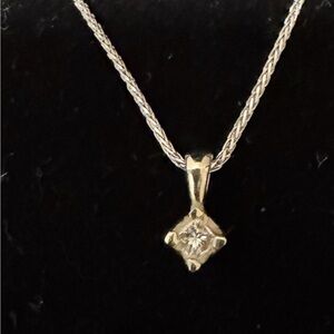 Gorgeous Adjustable White Gold Diamond Pendant Necklace